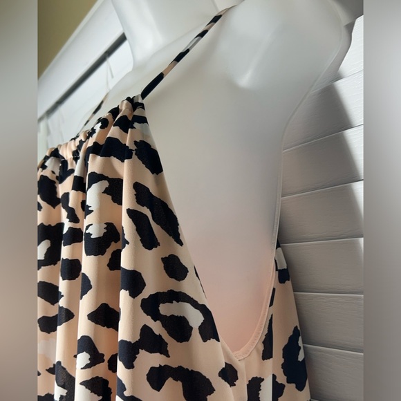 Super cute Maurices mini Dress RN# 51783 CA 56910 Womens Size 2 Leopard - Picture 2 of 11